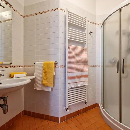 Cozy With Swimming Pool Apartment *