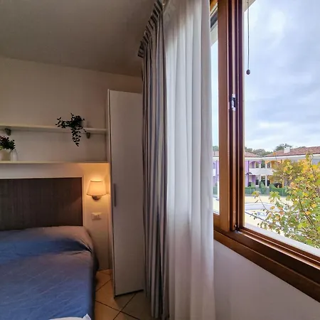 Cozy With Swimming Pool Apartment Bibione
