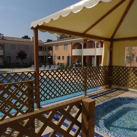 Cozy With Swimming Pool Bibione